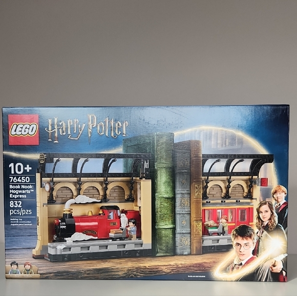 Lego Other - Lego Harry Potter Hogwarts Express Book Nook Set - Red, Black, Tan